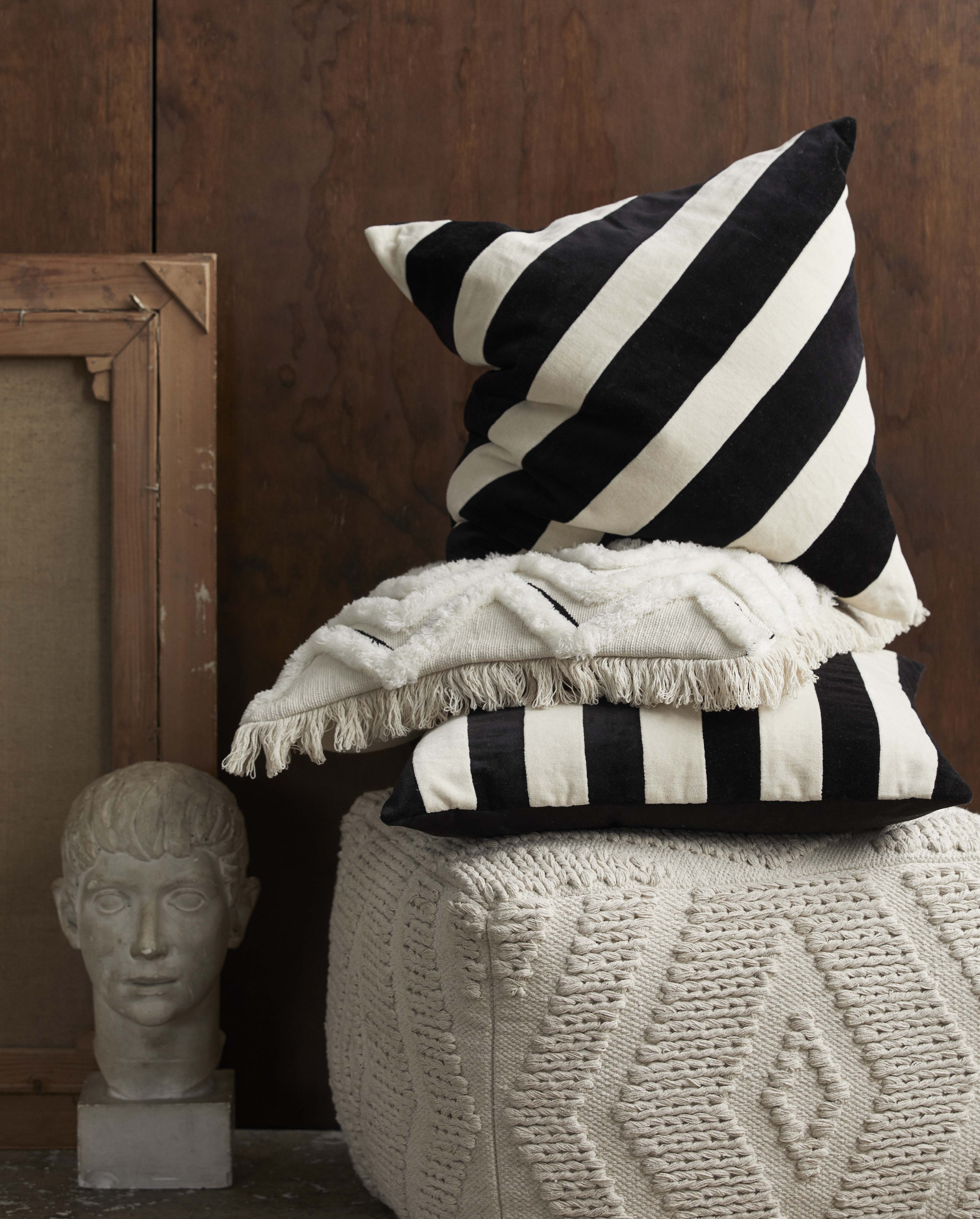 Theta Cushion Cover - Ivory/black, Nordal, sovrums textilier