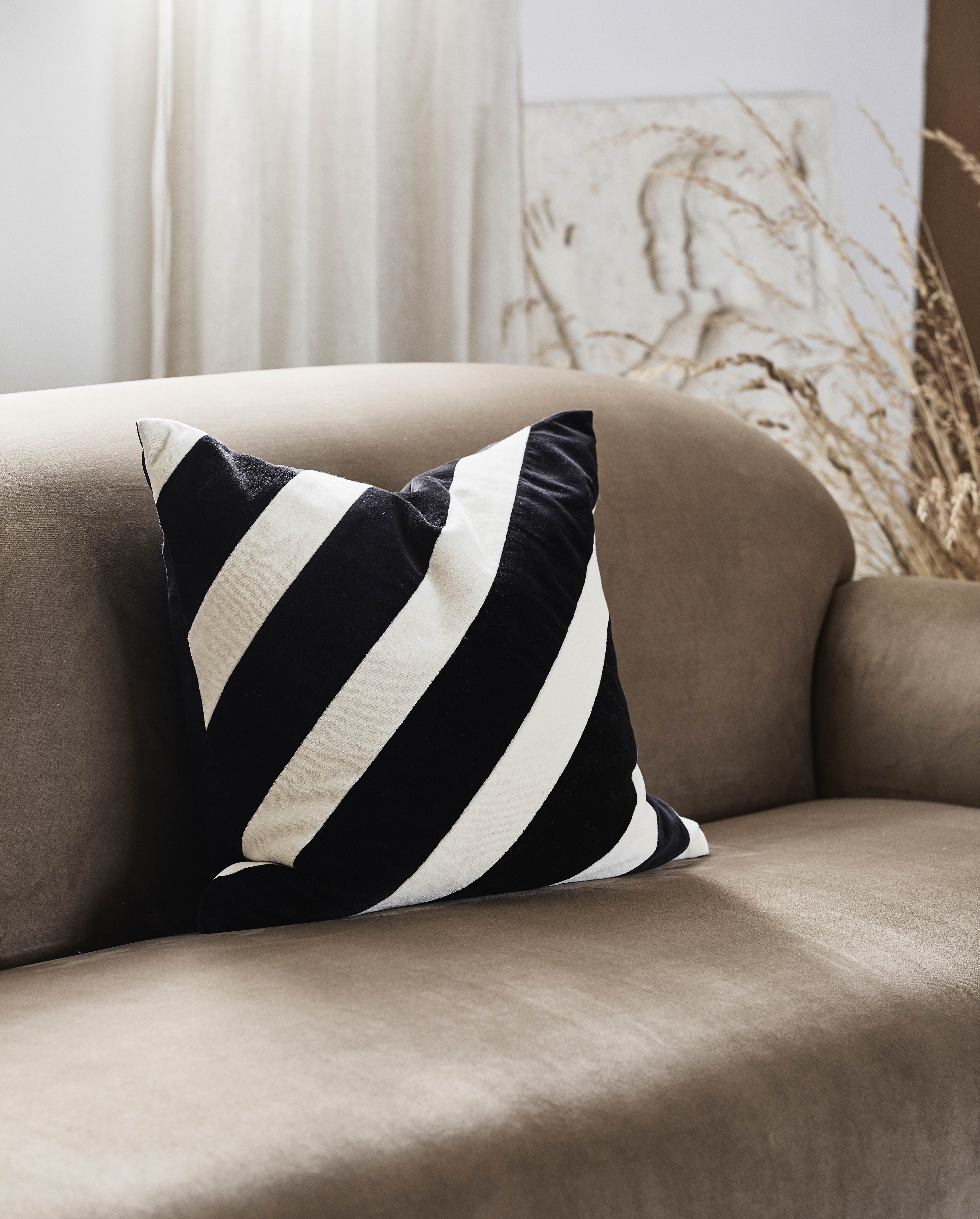 Theta Cushion Cover - Ivory/black, Nordal, sovrums textilier
