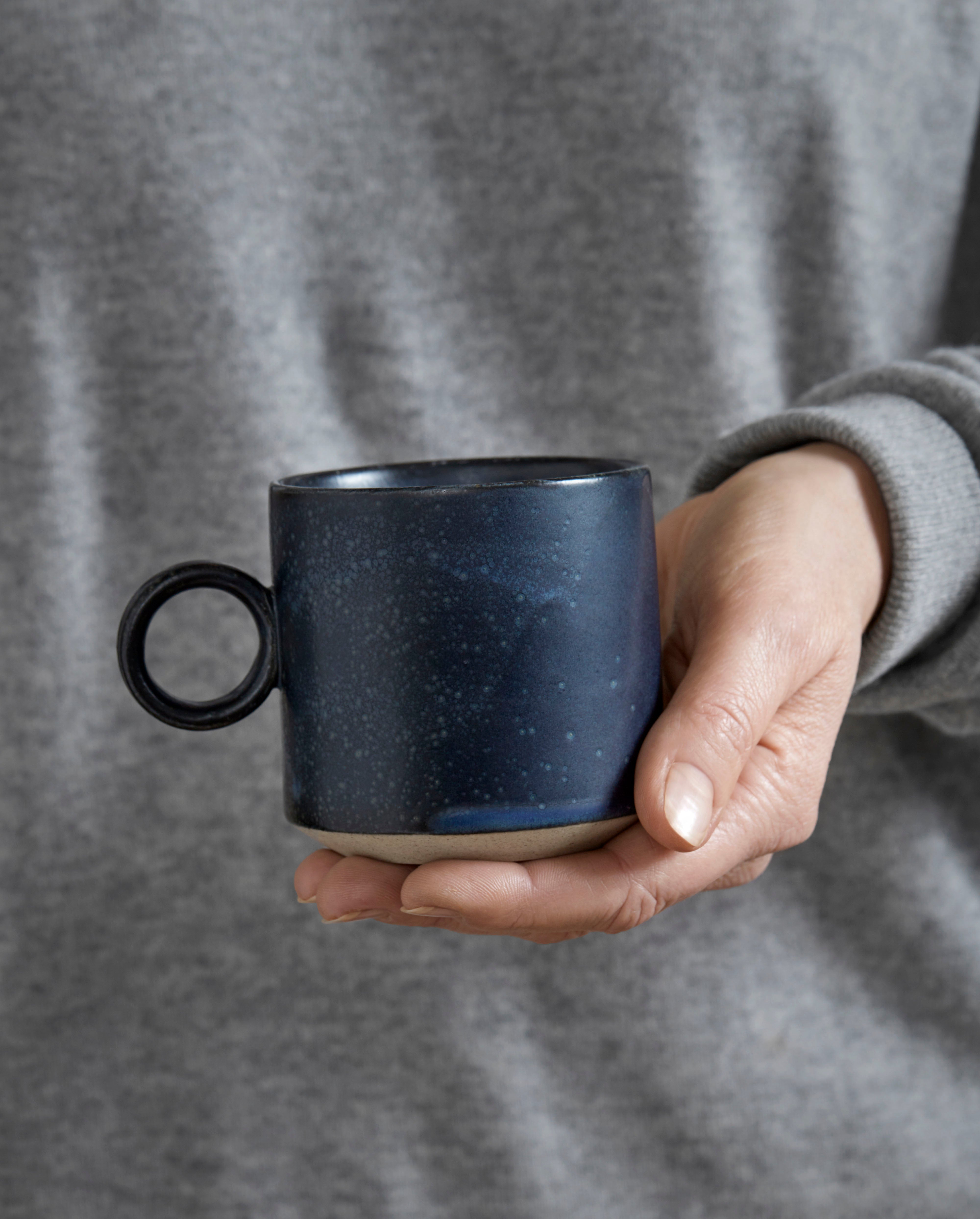 Grainy Cup W. Handle, Dark Blue, Nordal, koppar och muggar