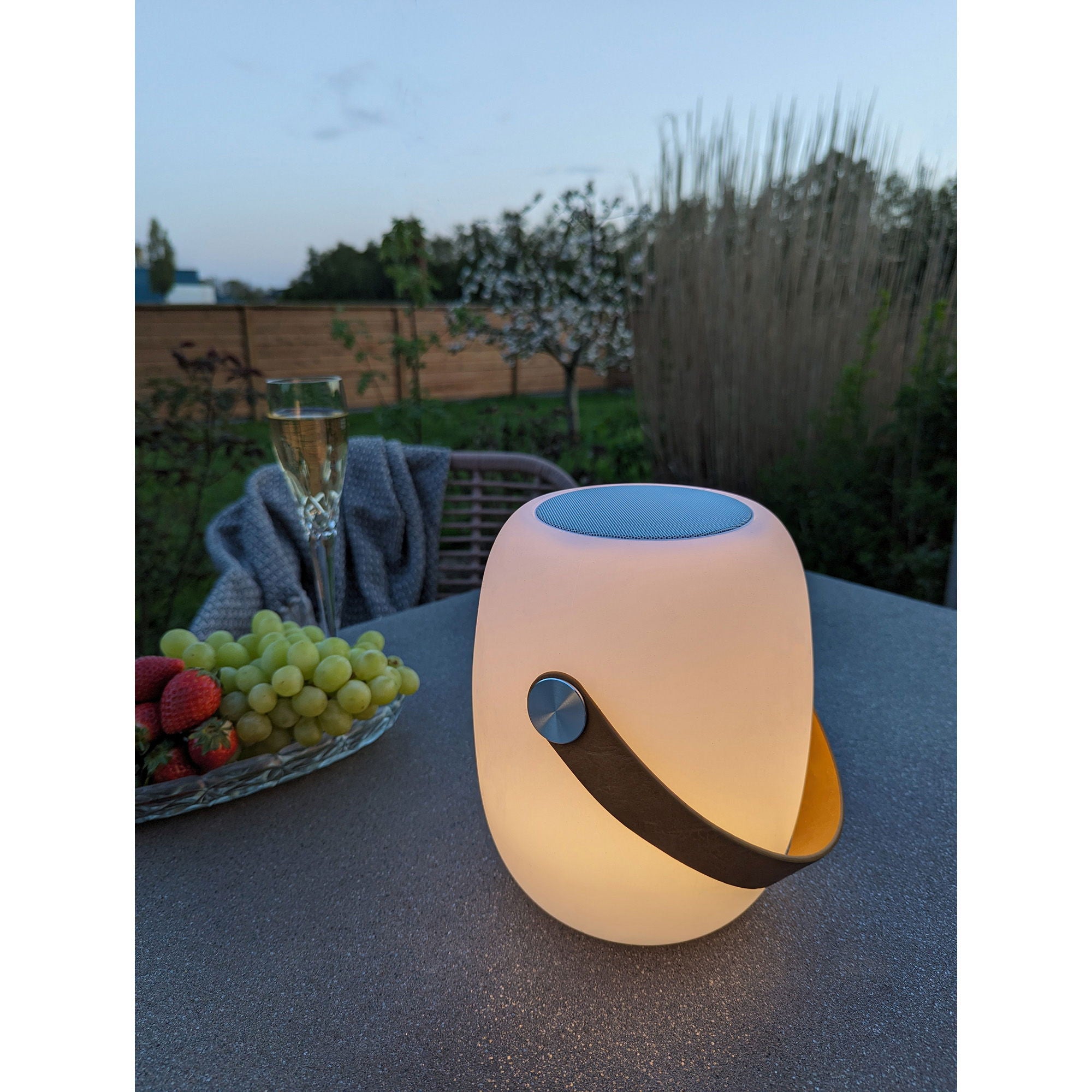 CARDIFF LED-lampa, vit med bärrem och Bluetooth