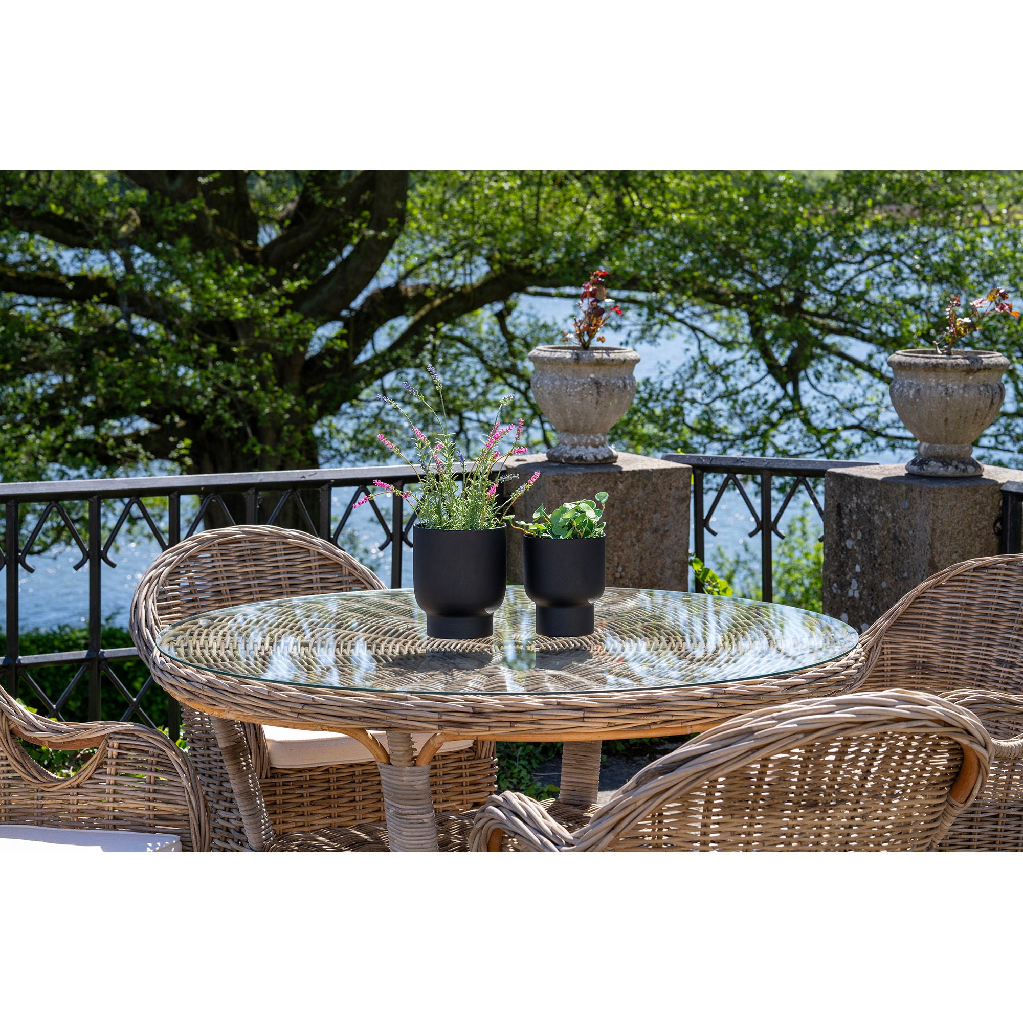 LARISA Matbord, kubu rotting/glas, grå