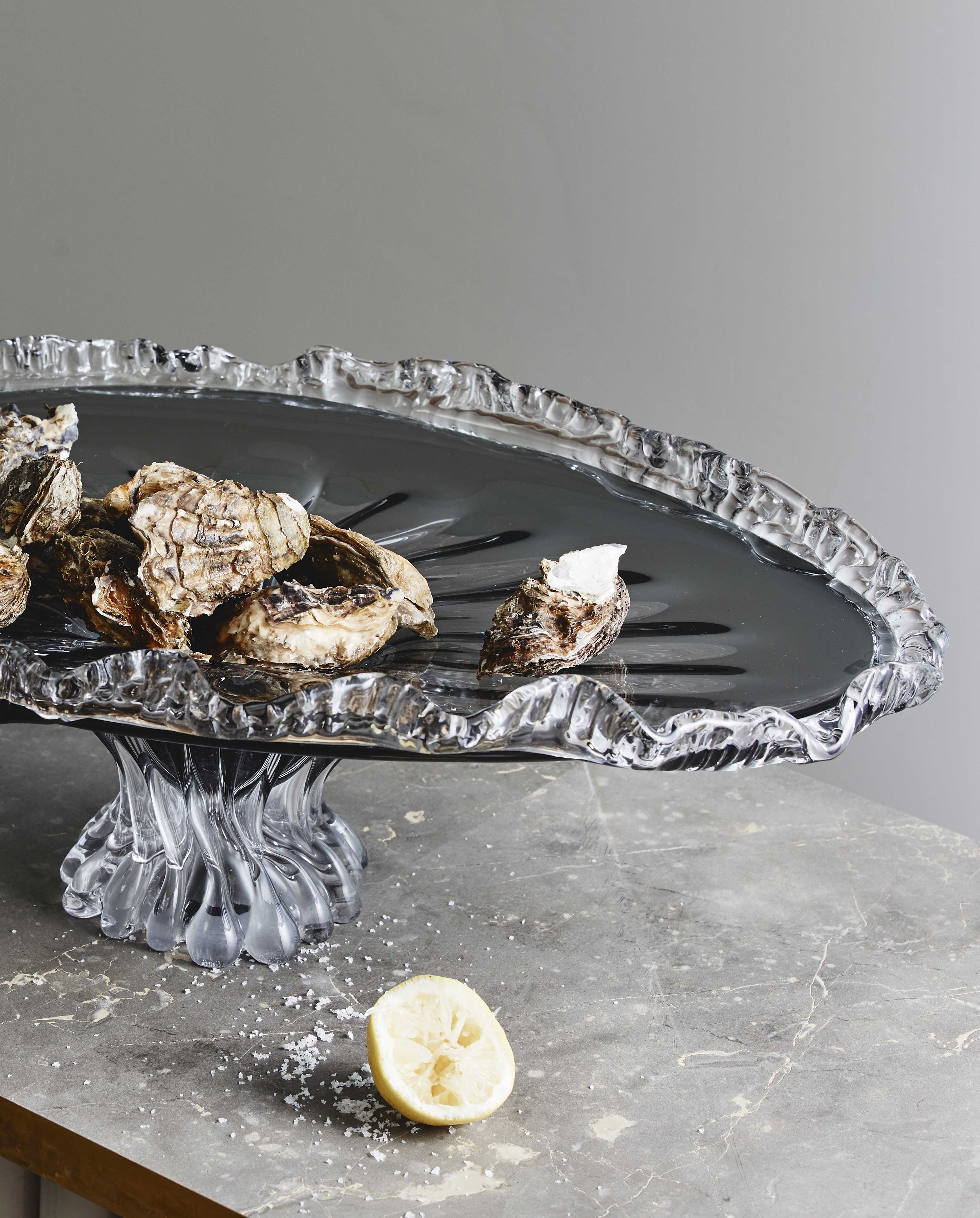 Kataja Fringe Tray, Smoke, Nordal, servering och upplägg