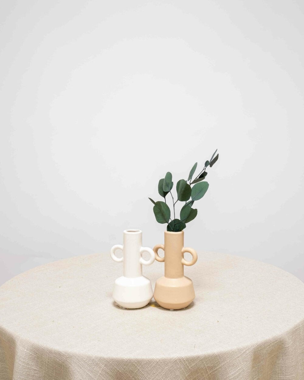 Liten Keramikvas med Handtag – Kräm, Flora Grossist, vaser-och-krukor