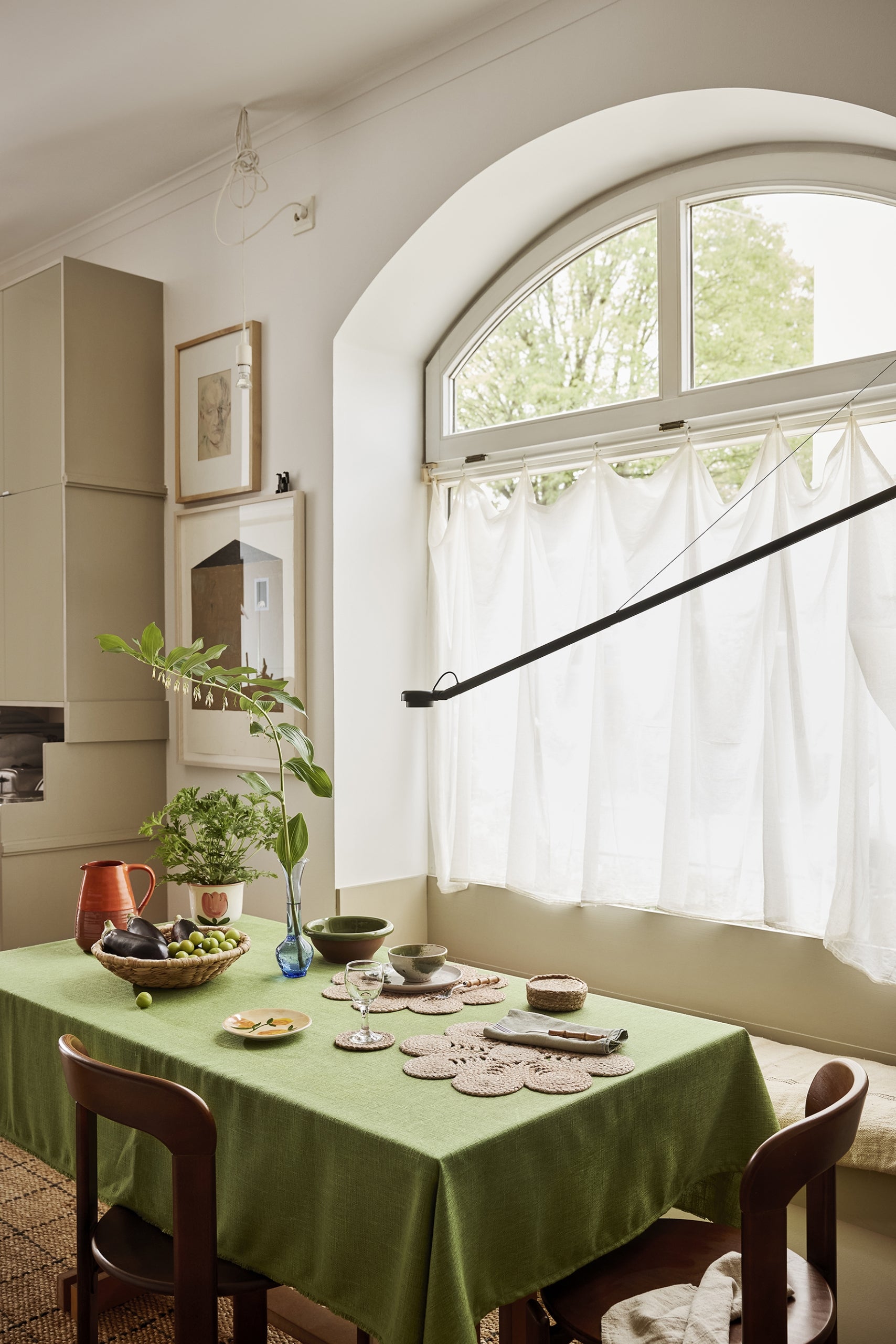 Placemat Elin Anemone Natural D40cm, Dixie, bordstabletter