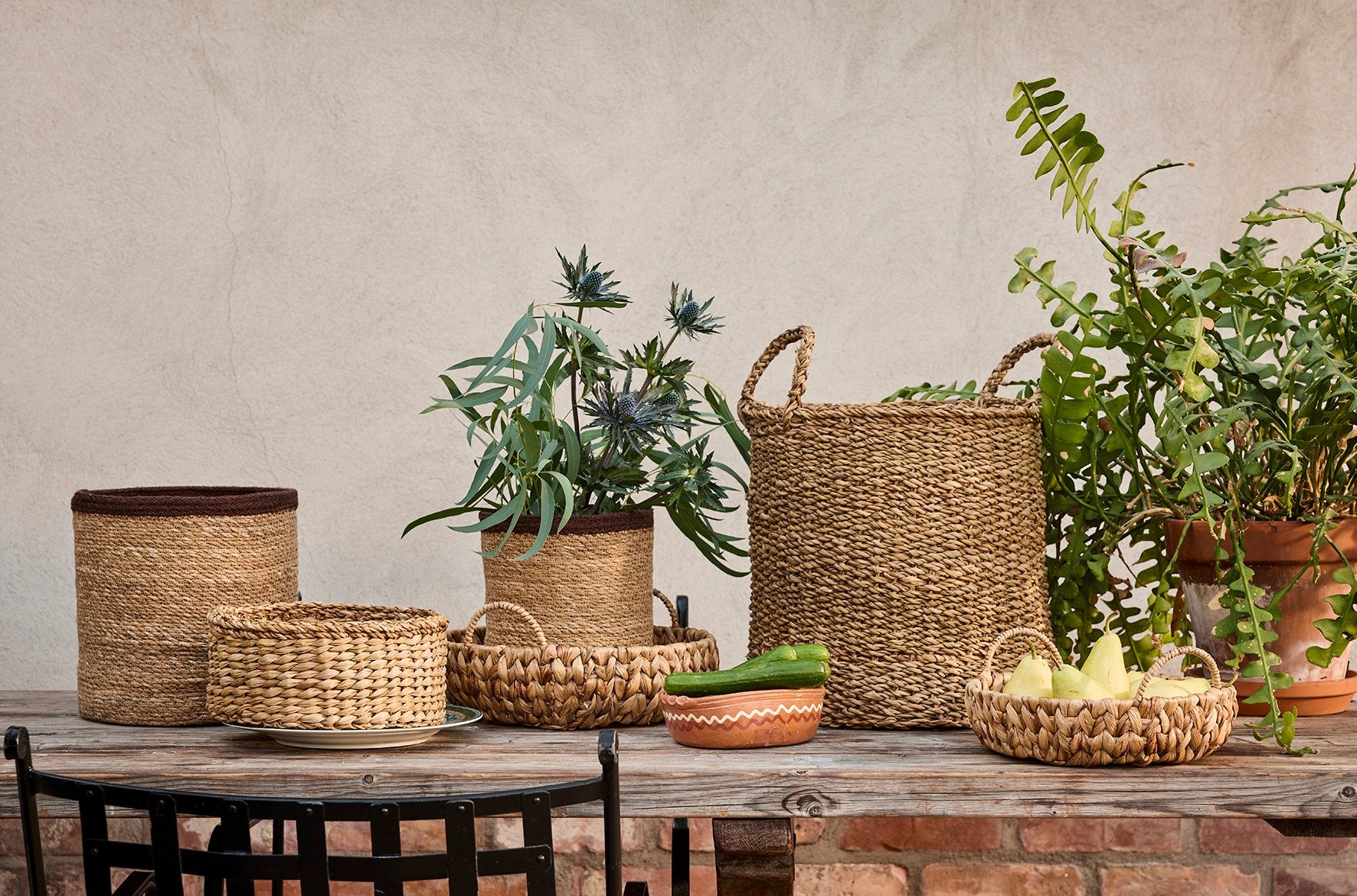 Tray W Handles Lily S/2, Dixie, korgar