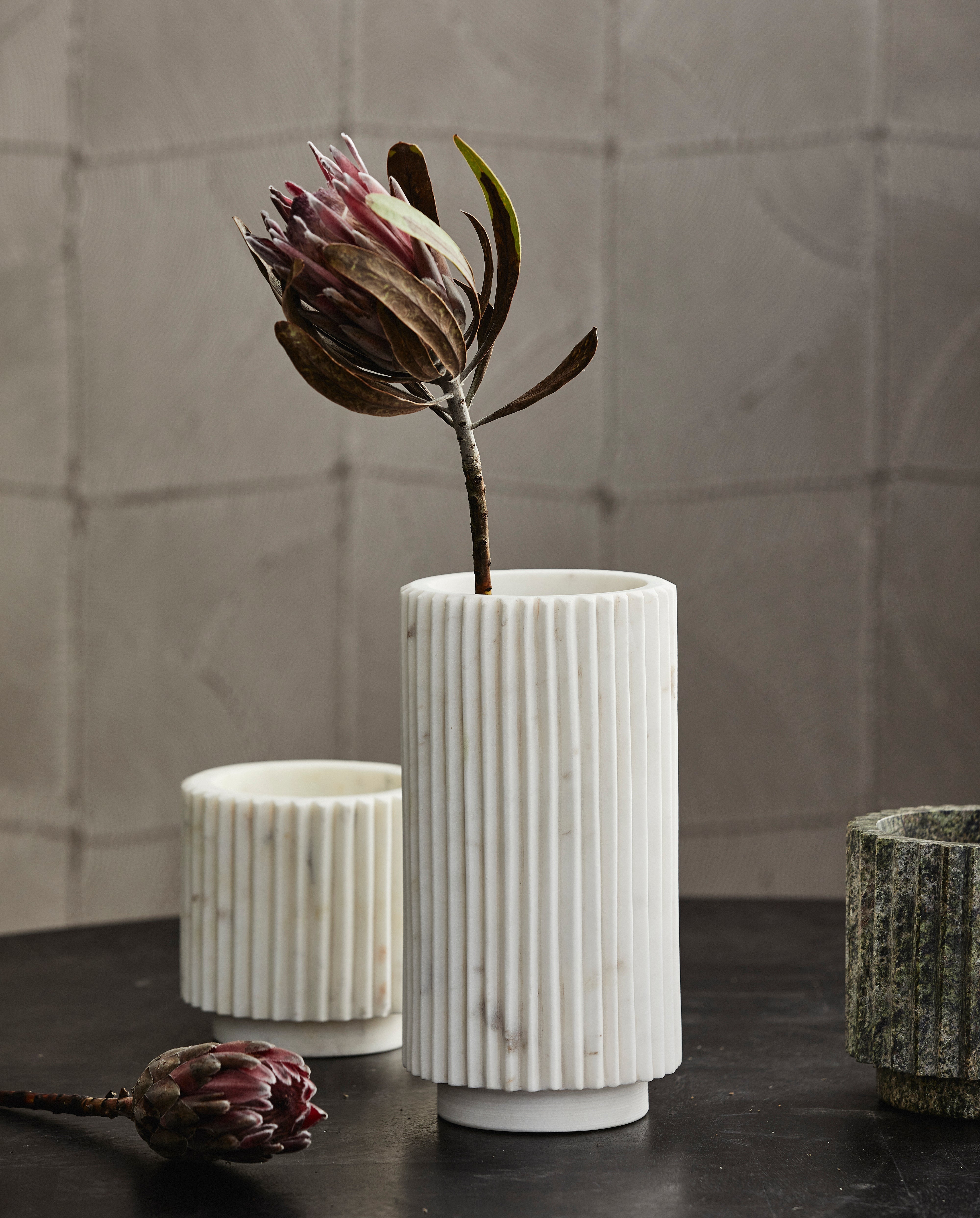 Loon Vase, White Marble, Nordal, vaser & skålar