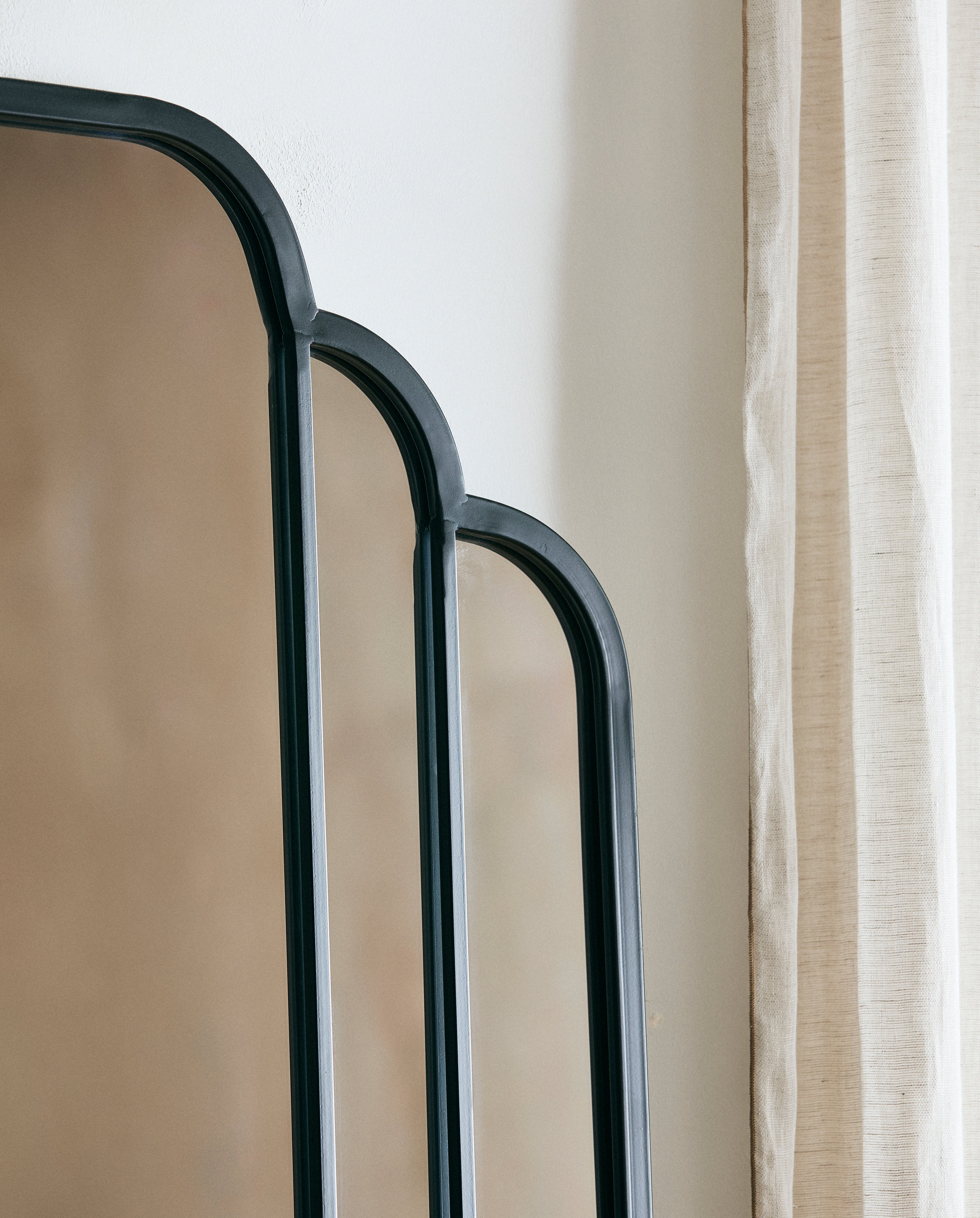 Skylark Iron Wall Mirror - Black, Nordal, speglar