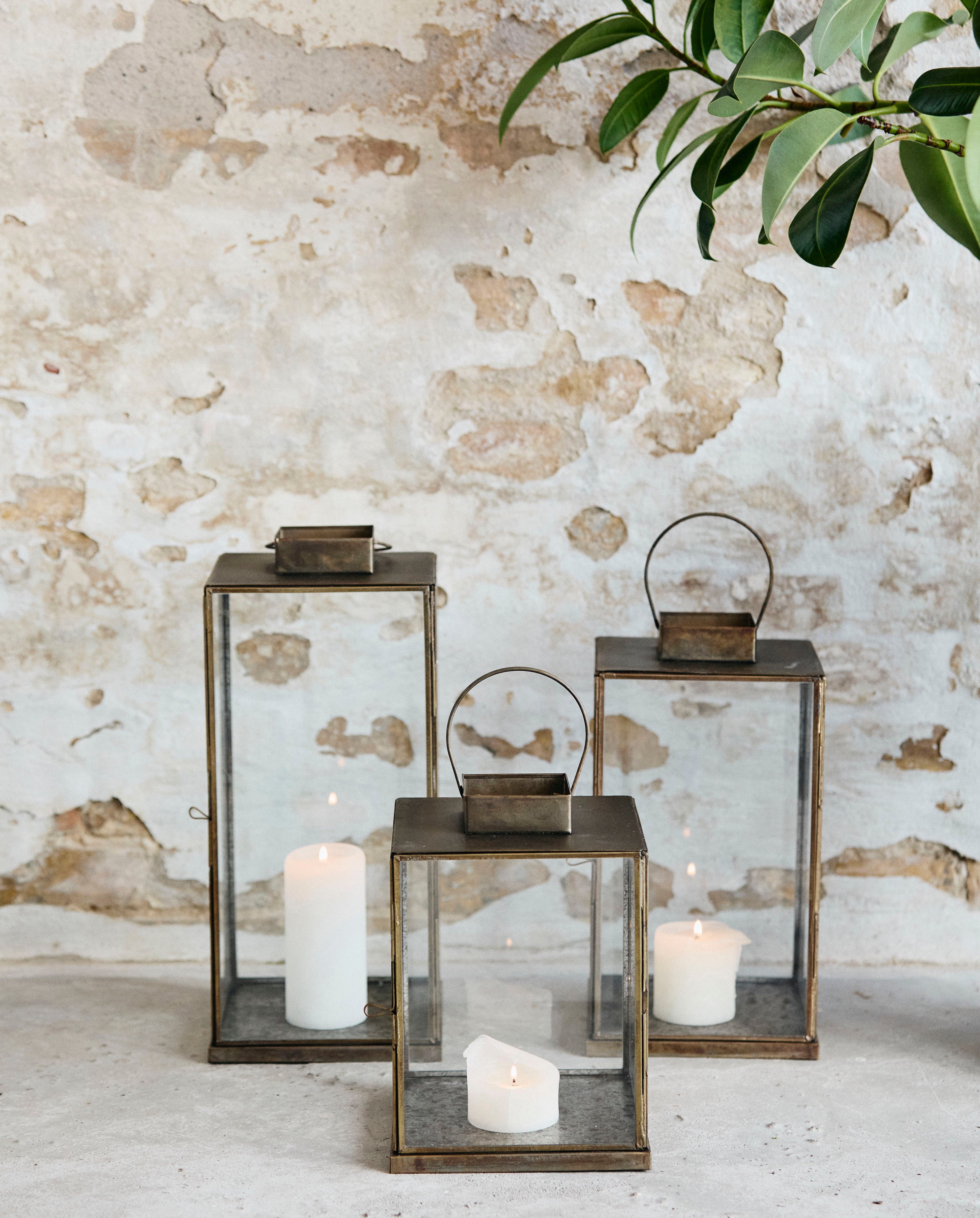 Antique Lantern W/flat Top, S - Golden Finish, Nordal, ljus & ljuslyktor