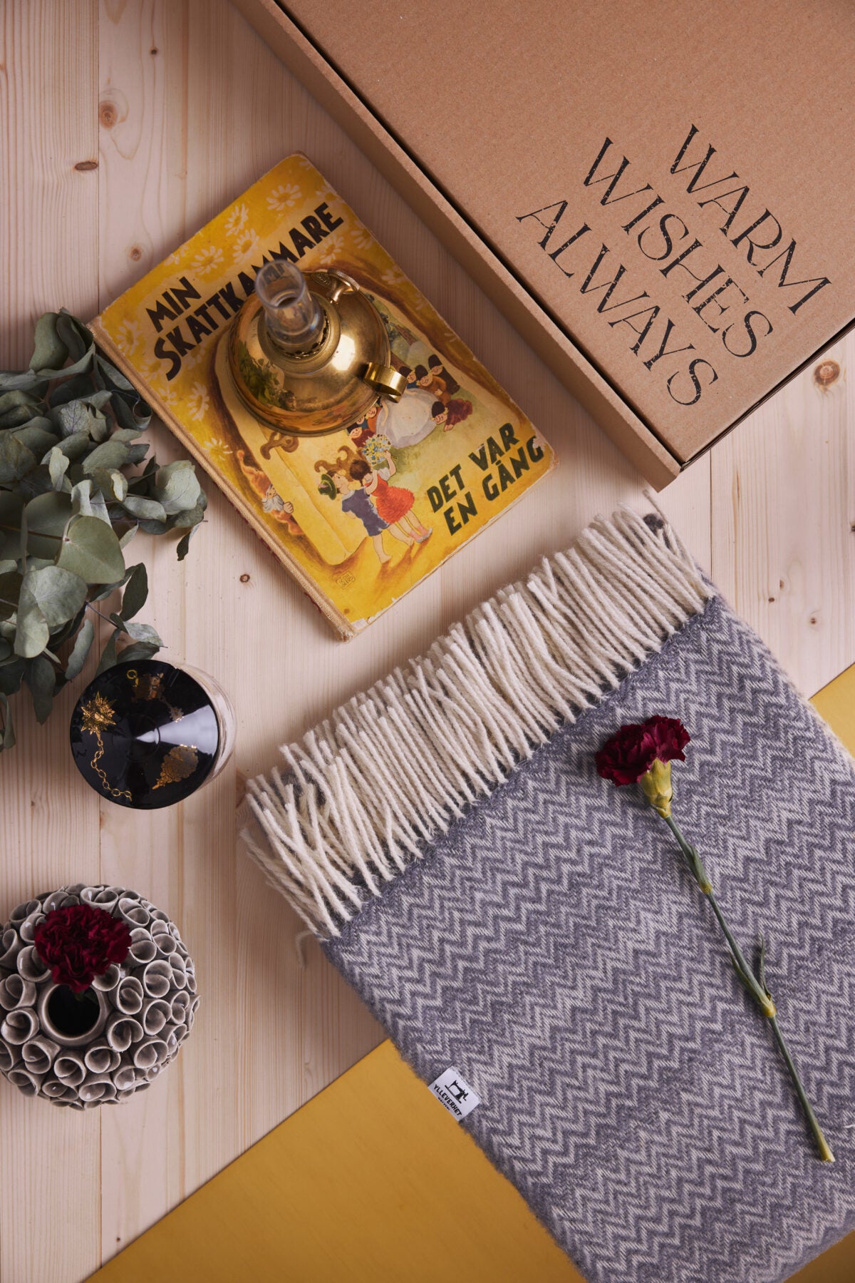 Härlig Ullpläd från Ylleverket – Fiskben Ljusgrå, House of Regalo, bäddset-textil