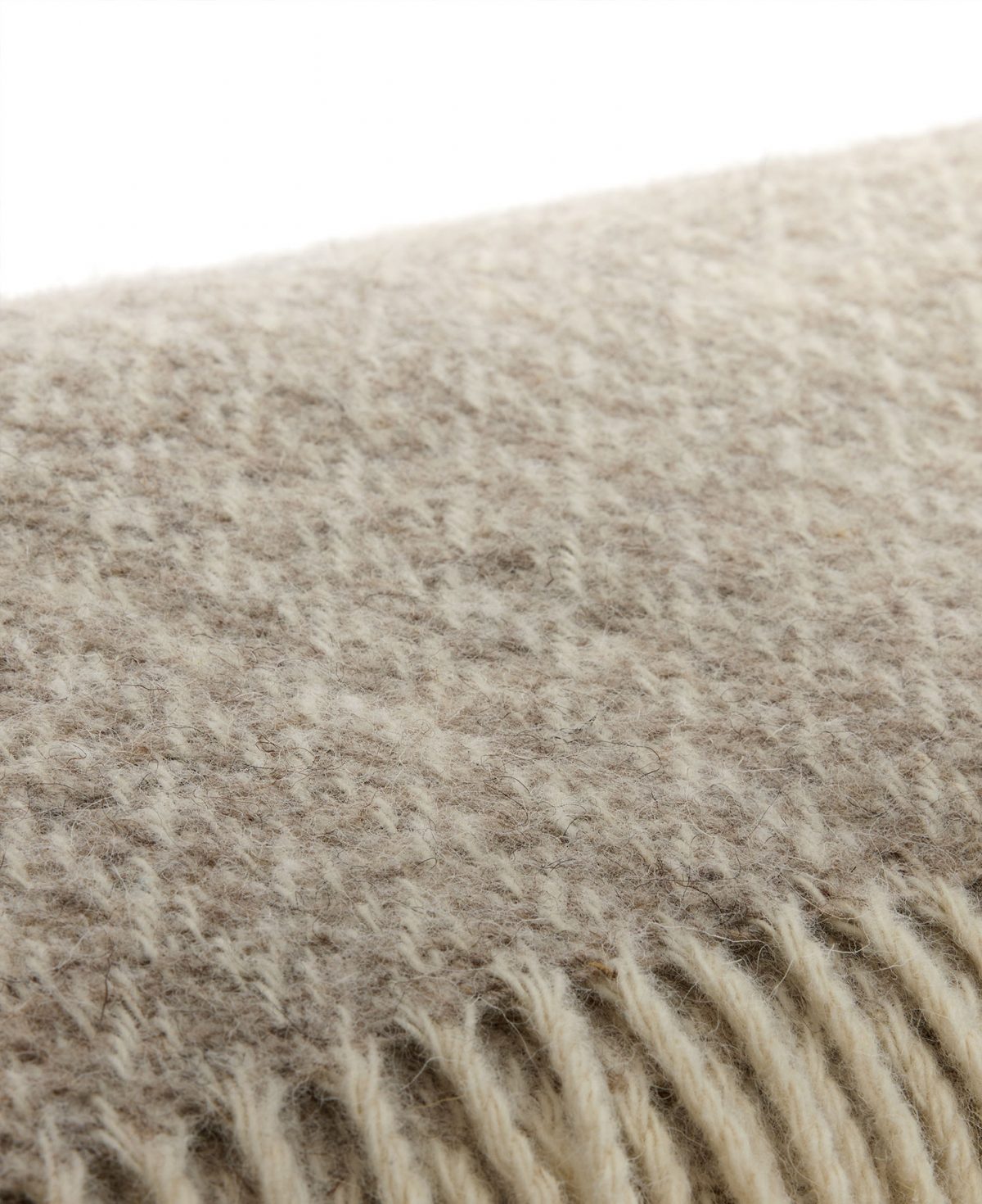 Mjuk Ullpläd från Ylleverket – Taupe Micromönster, House of Regalo, bäddset-textil