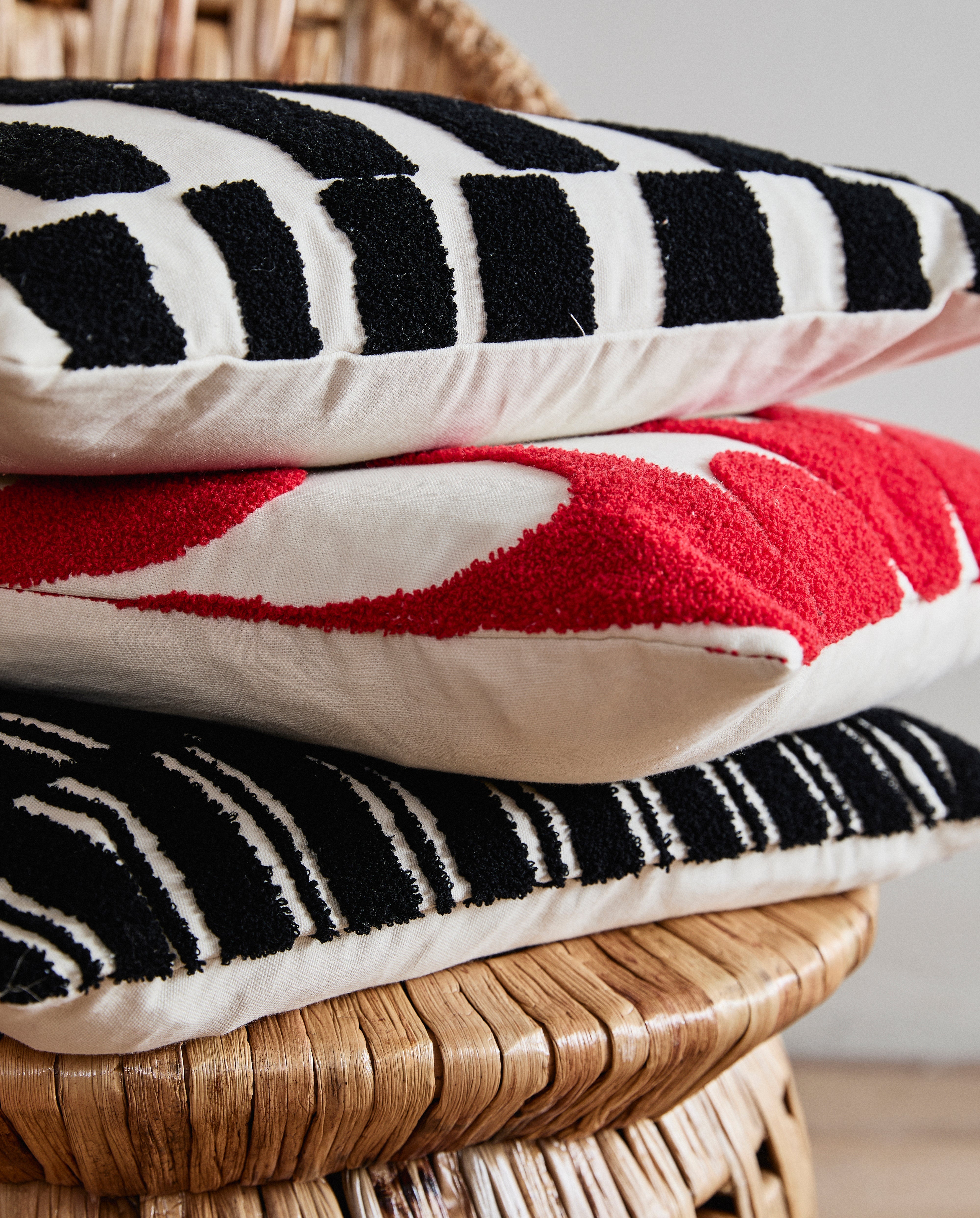 Beid Cushion Cover - Ivory/black, Nordal, sovrums textilier