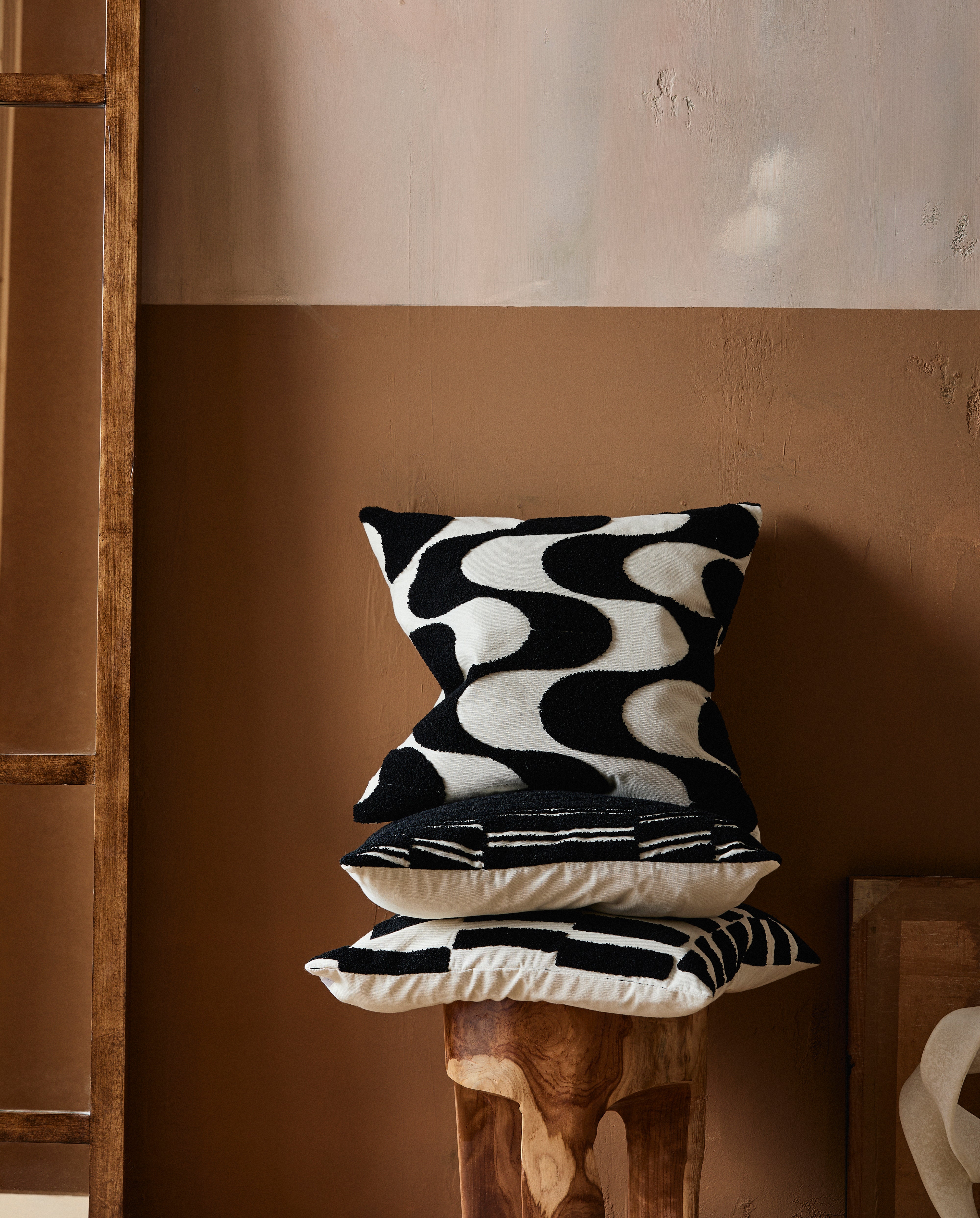 Coxa Cushion Cover - Ivory/black, Nordal, sovrums textilier