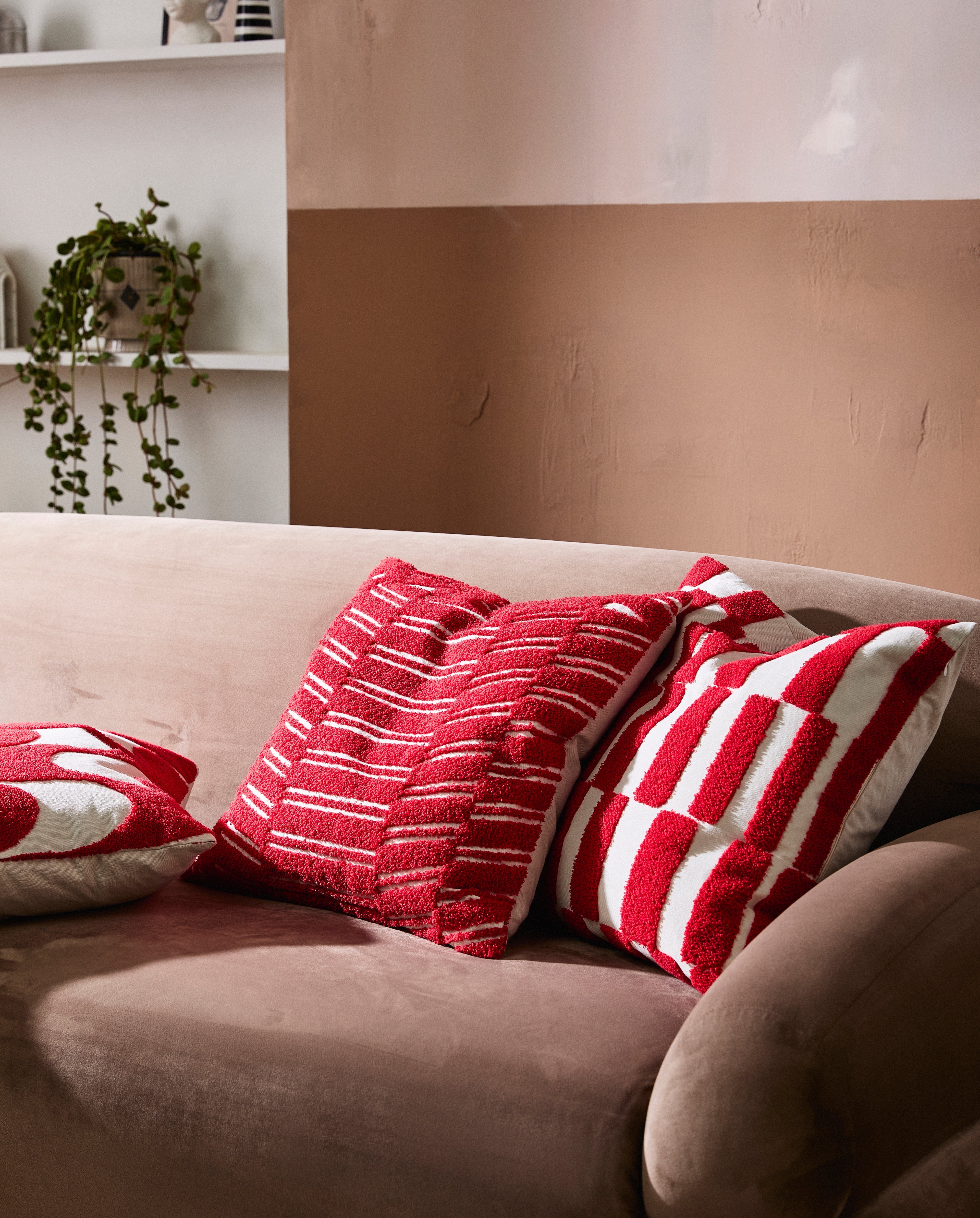 Furud Cushion Cover - Ivory/red, Nordal, sovrums textilier