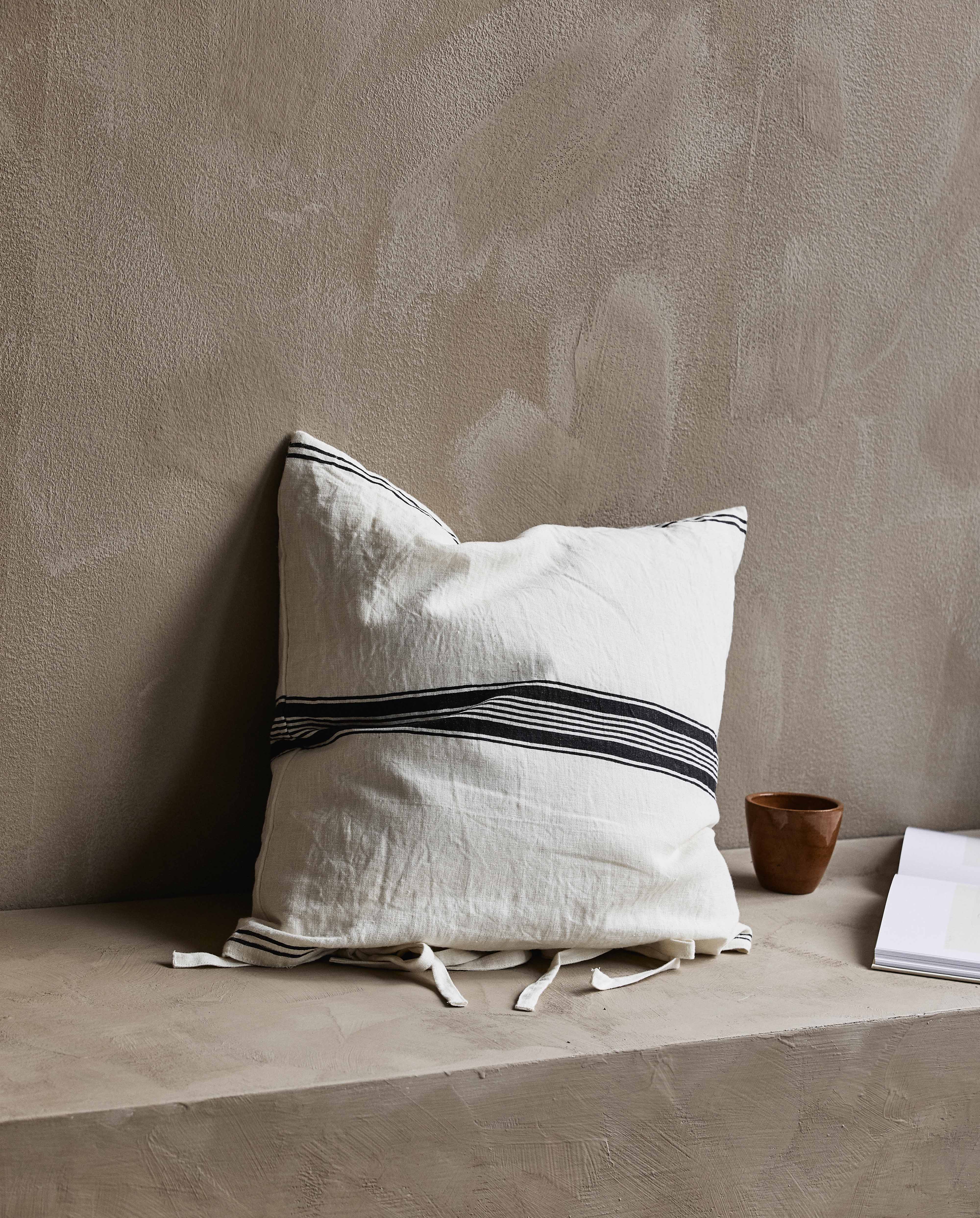 Citala Cushion Cover - Black, Nordal, sovrums textilier