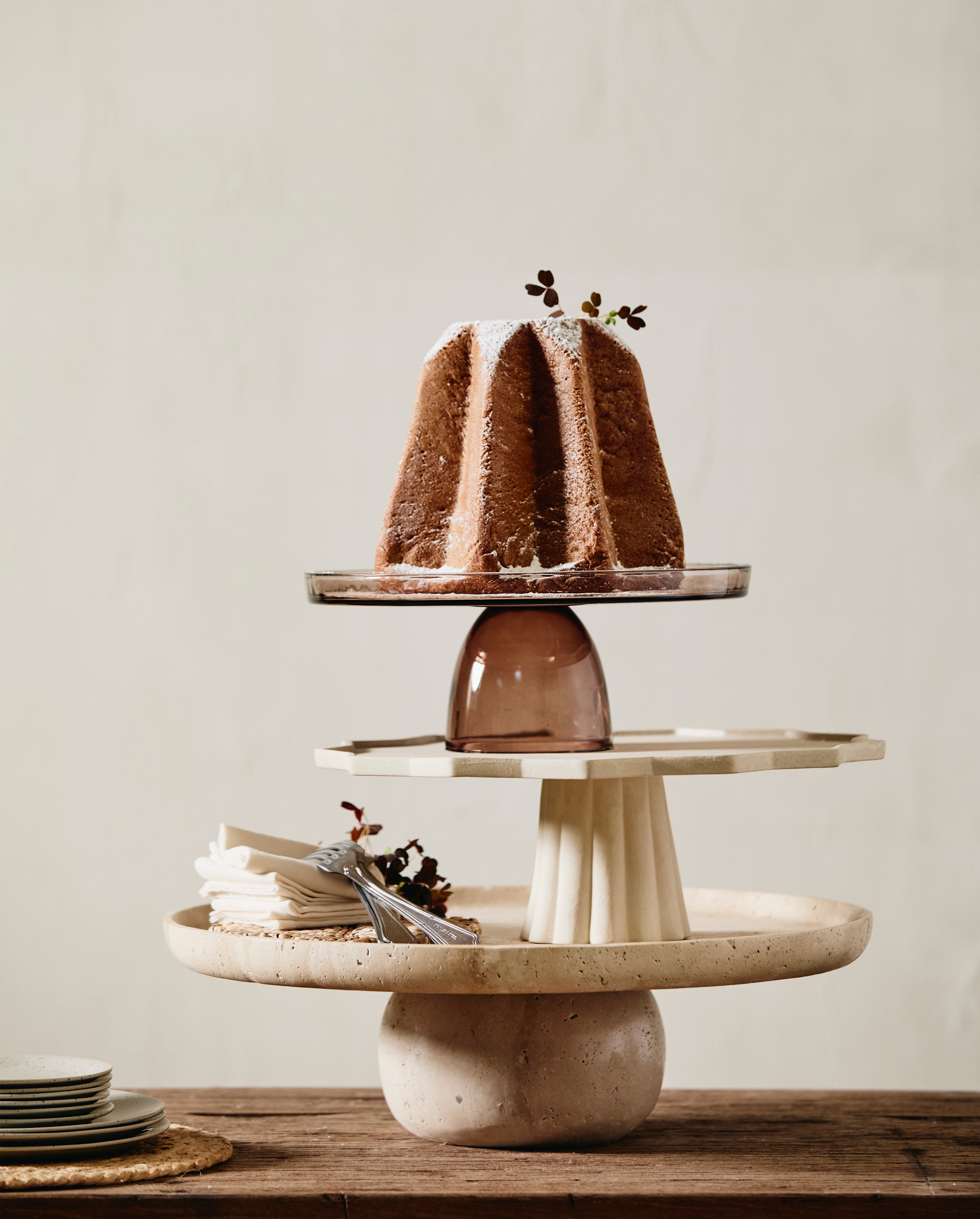 Carom Stand Plate - Smoke, Nordal, köksredskap