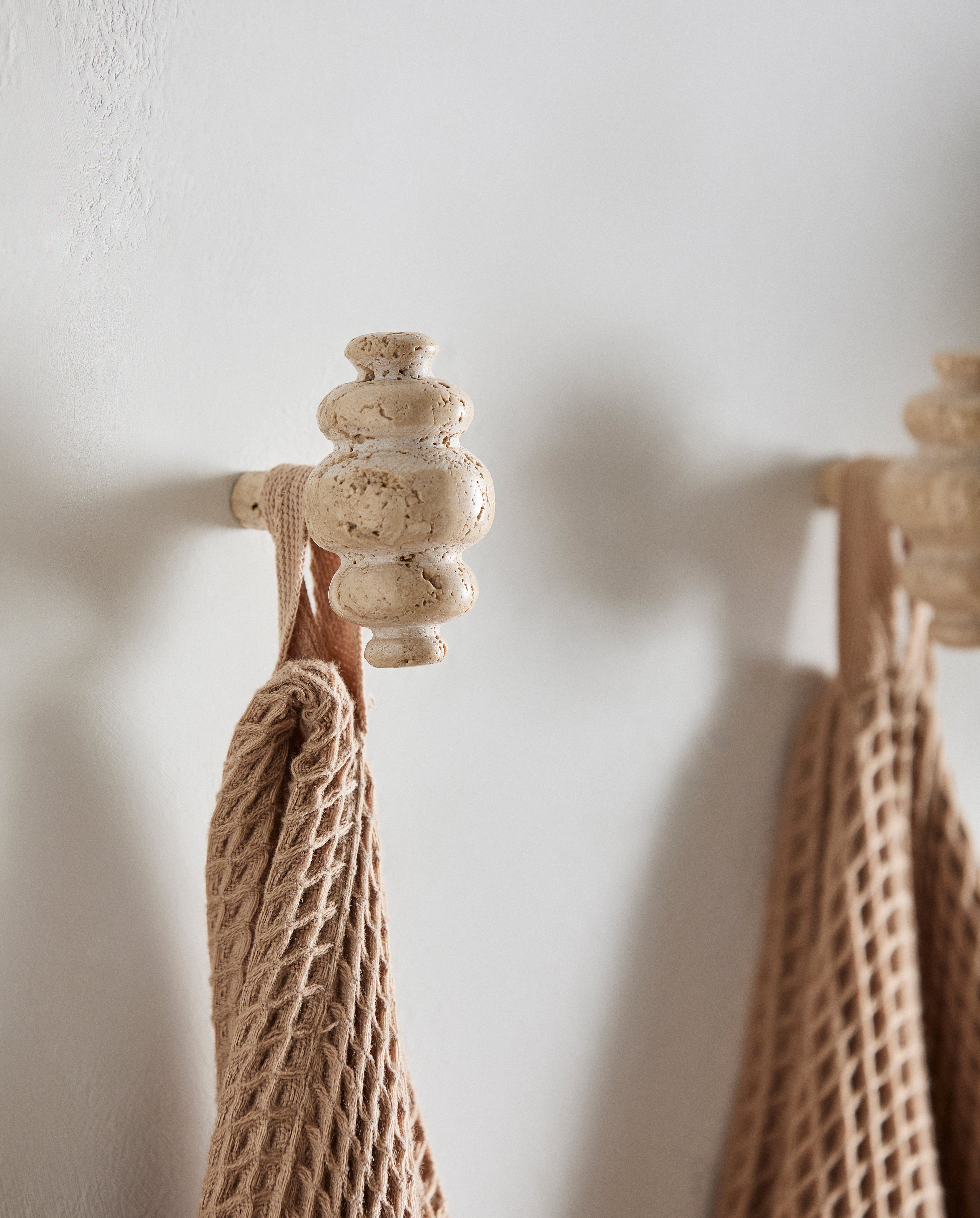 Basu Knob, Travertine - Ivory, Nordal, hängare & krokar