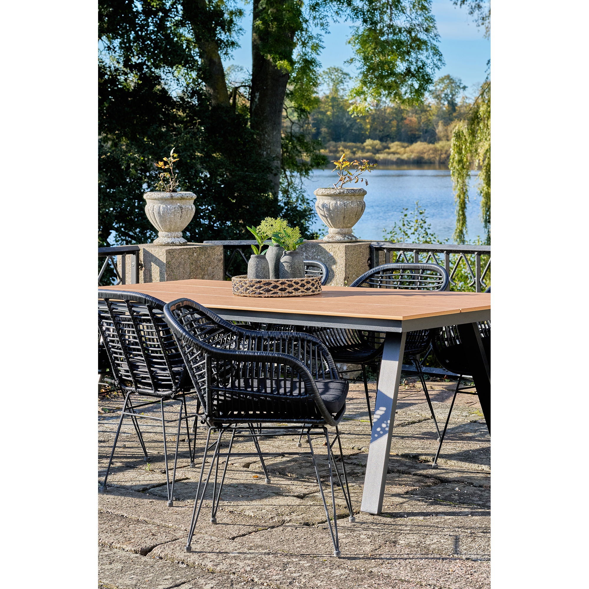 TRIESTE Fåtölj i polyrattan, svart