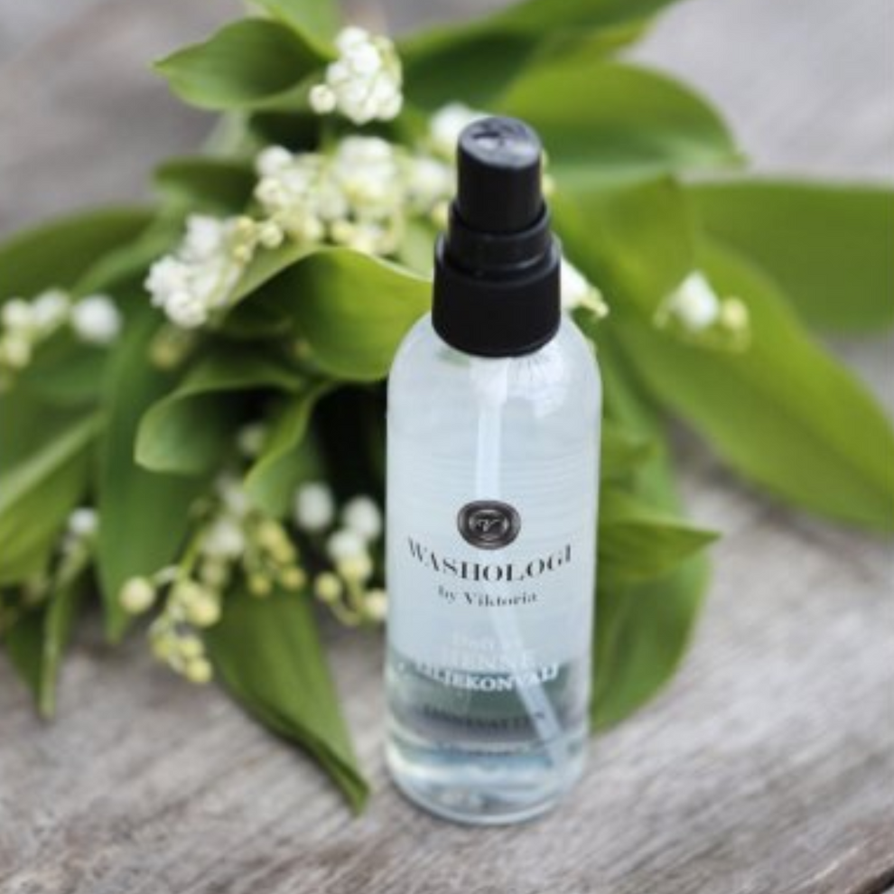 Linnevatten Her 100 ml på bord