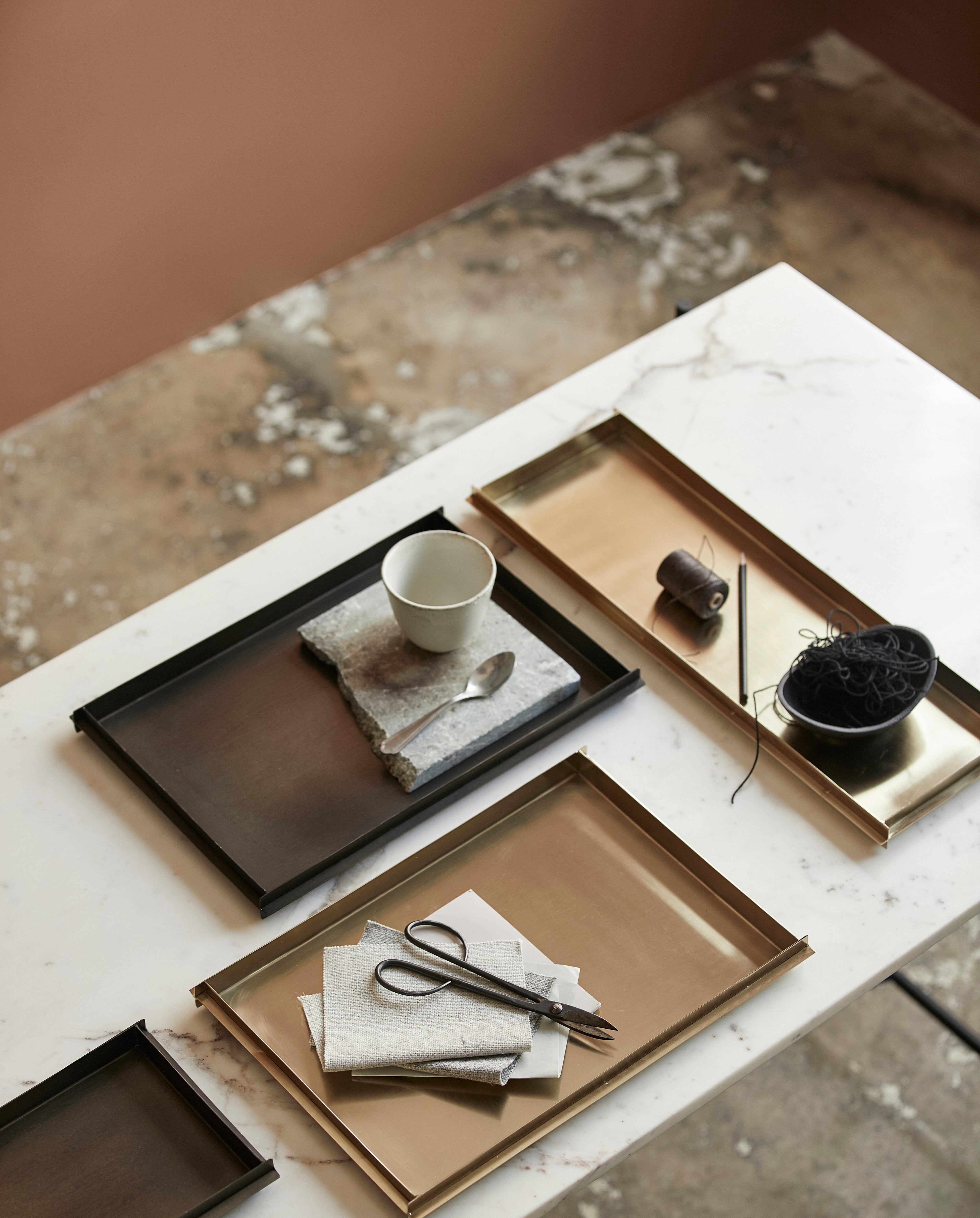 Kodiak Long Tray - Golden Finish, Nordal, servering och upplägg