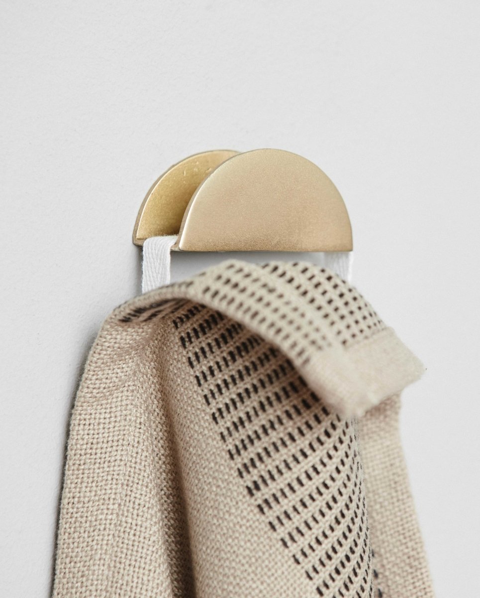 Vis Hook, Semi Circle - Golden Finish, Nordal, hängare & krokar